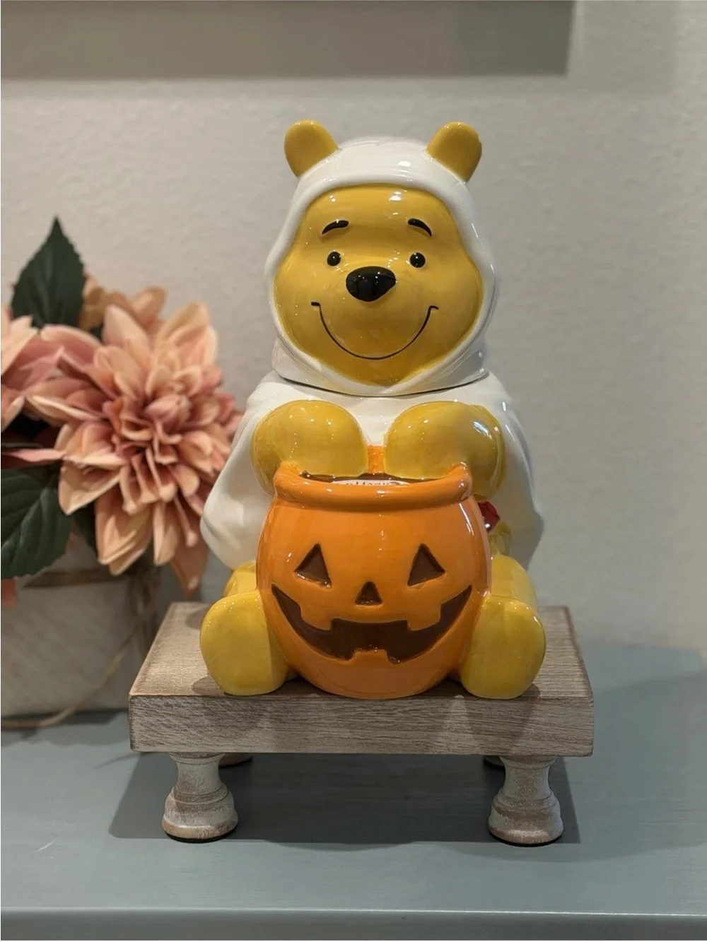 New Winnie the Pooh Ghost With Jack-O-Lantern Pumpkin Cookie Jar Disney